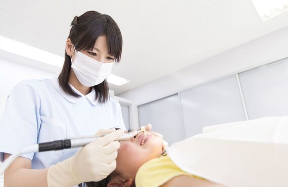 長崎市で歯のクリーニングをお考えの方に最適な施術をご提案する歯医者です